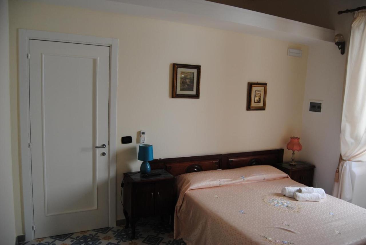 B & B Palazzo Maestro & Corte Maestro Rooms Gallipoli Εξωτερικό φωτογραφία